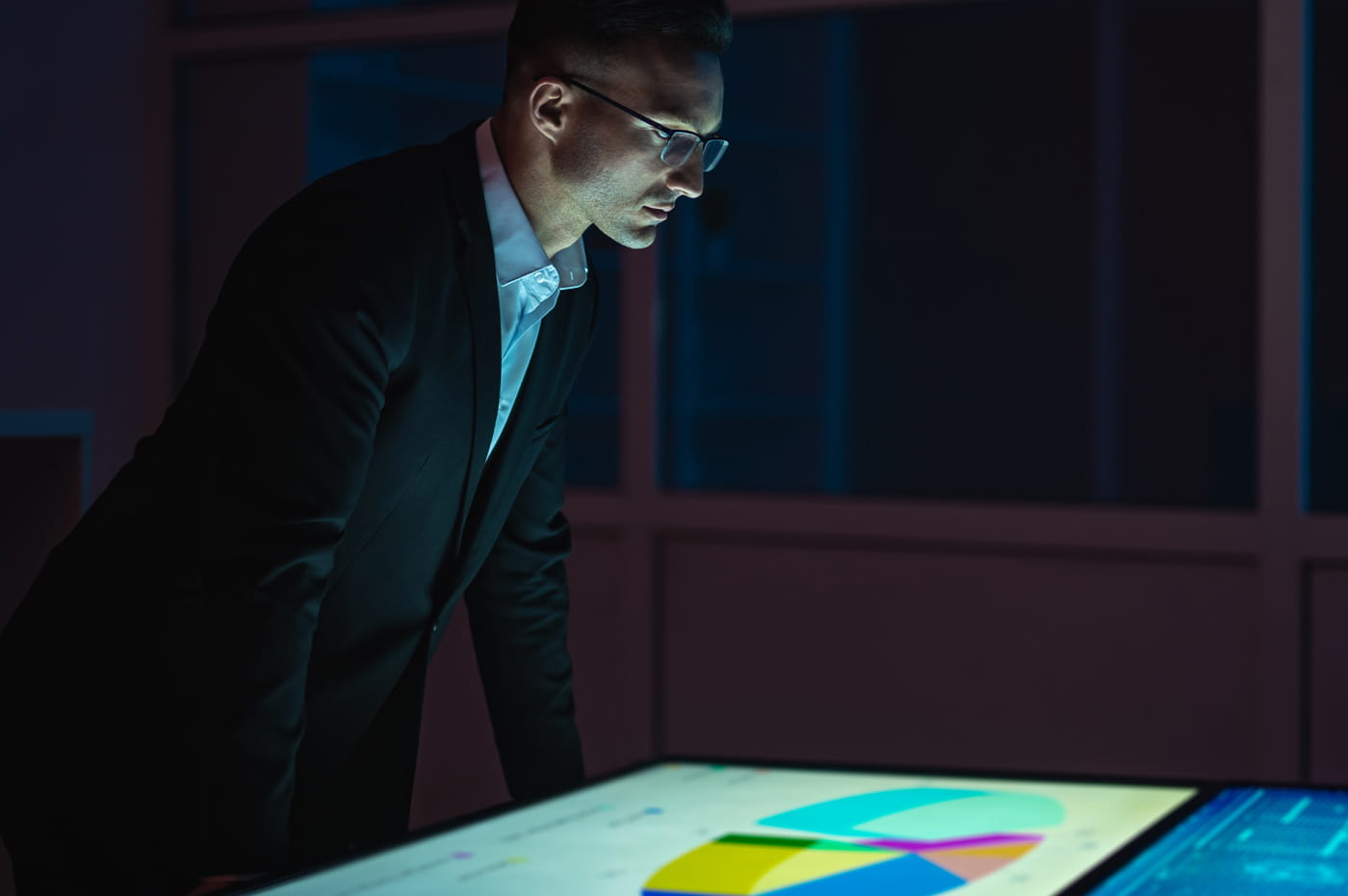 7 Ways Manufacturers Can Transform Data Into Insights- Guide Card